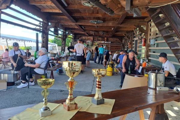 deseta-leskovska-golazijada-0146DDA3D4-E716-F8DA-73B0-D117E1FDF59C.jpg