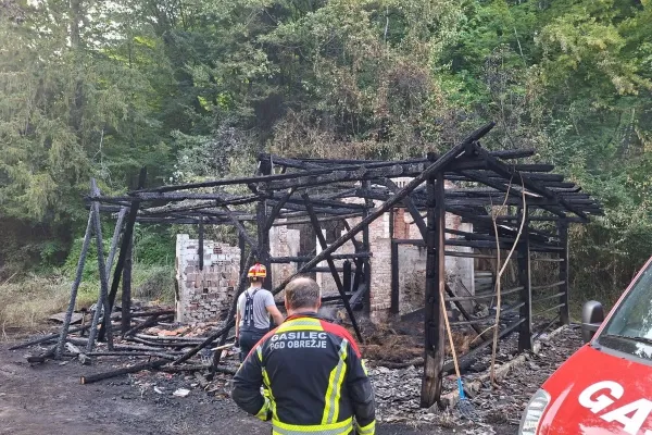 pozar-velika-dolina-06296C86A1-D23F-5FD2-12E9-C07AF22E7718.webp